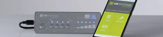 Handy scannt NFC-Tag auf Folientastatur