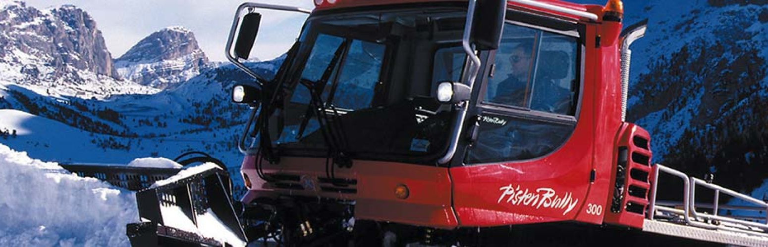 Pistenbully im Schnee